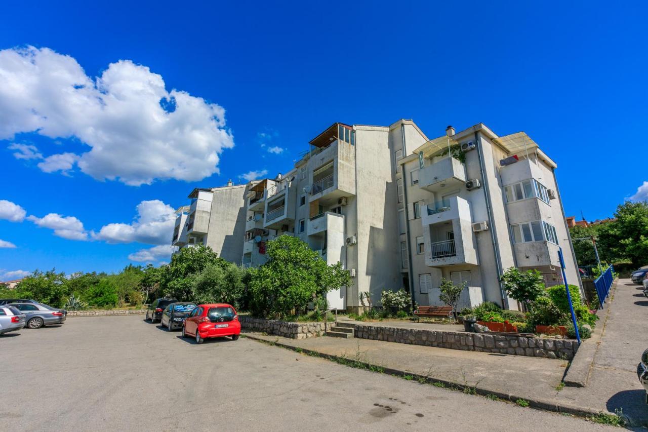 Pek Apartment